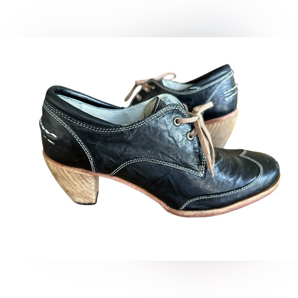 J Shoes Oakley 2 Wingtip Pumps Leather Retro Heels US 7 EU 38 B16 - Picture 5 of 11